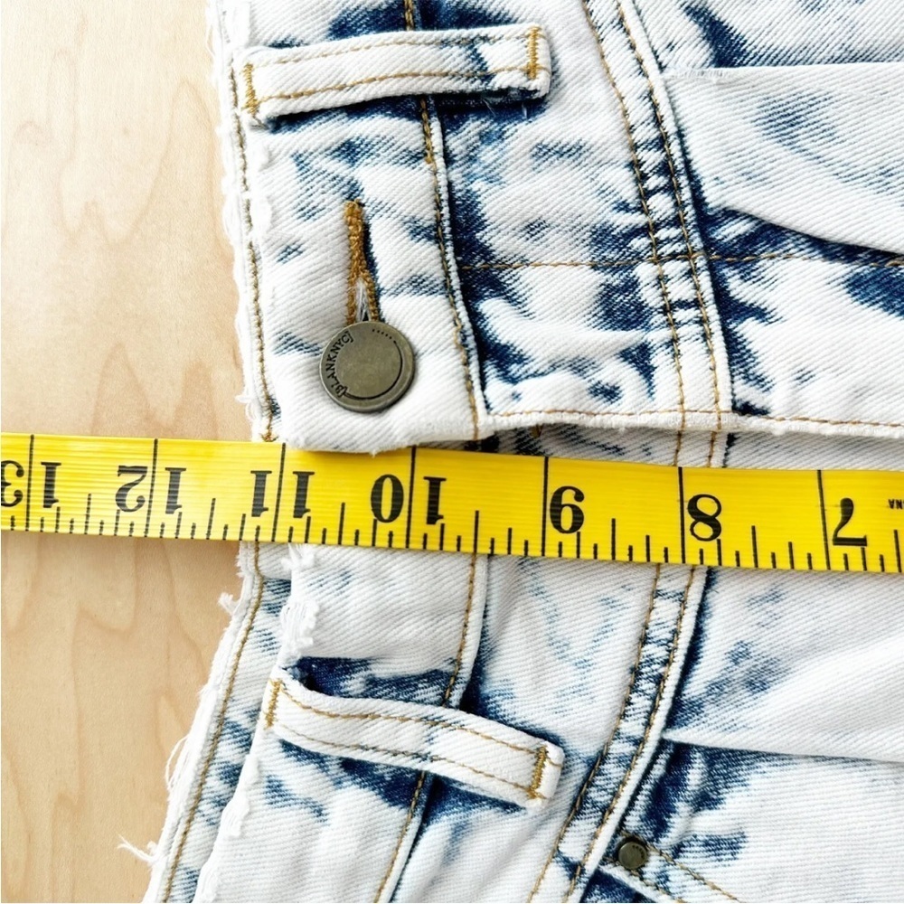 Blank NYC Women's High Waisted Front Pleat Acid Wash Distressed Jeans Size 25 - Picture 8 of 14